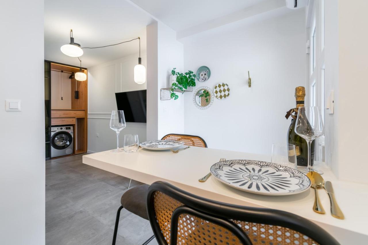 Studio Apartment Smile, Near Beach & Center, Free Parking, Balcony Makarska Buitenkant foto