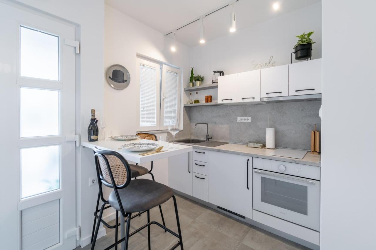 Studio Apartment Smile, Near Beach & Center, Free Parking, Balcony Makarska Buitenkant foto
